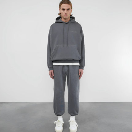 HEAVYWEIGHT WARM UP HOODIE